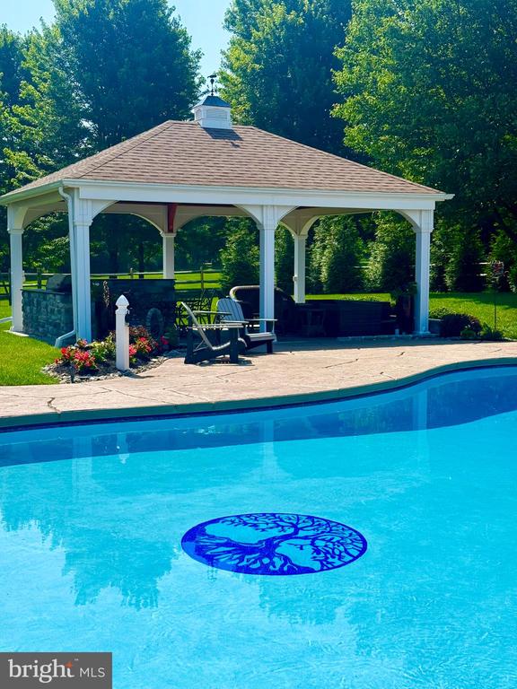 New Hope, Pennsylvania, 18938, United States, 4 Bedrooms Bedrooms, ,4 BathroomsBathrooms,Residential,For Sale,2003111