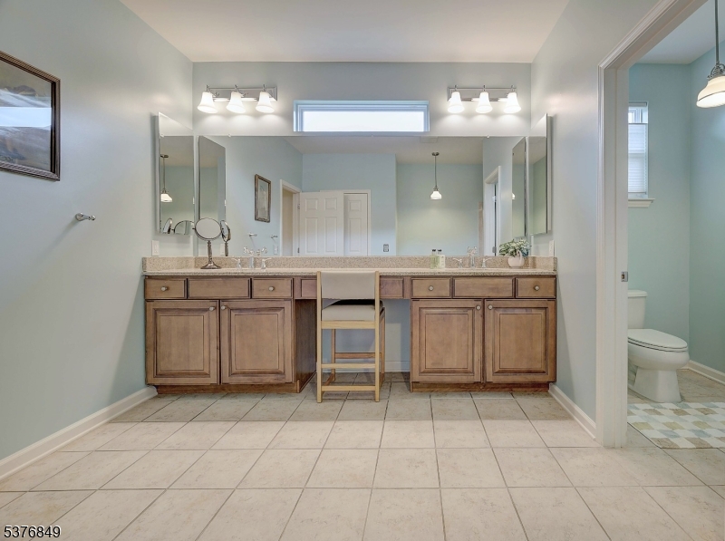 Franklin Twp., New Jersey, 08873, United States, 3 Bedrooms Bedrooms, ,2 BathroomsBathrooms,Residential,For Sale,1926291