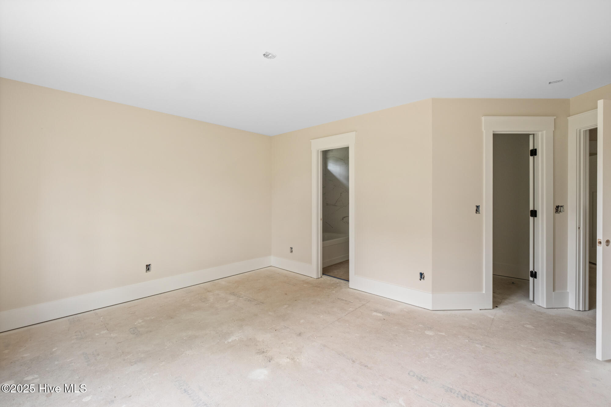 Wilmington, North Carolina, 28411, United States, 4 Bedrooms Bedrooms, ,4 BathroomsBathrooms,Residential,For Sale,1913563