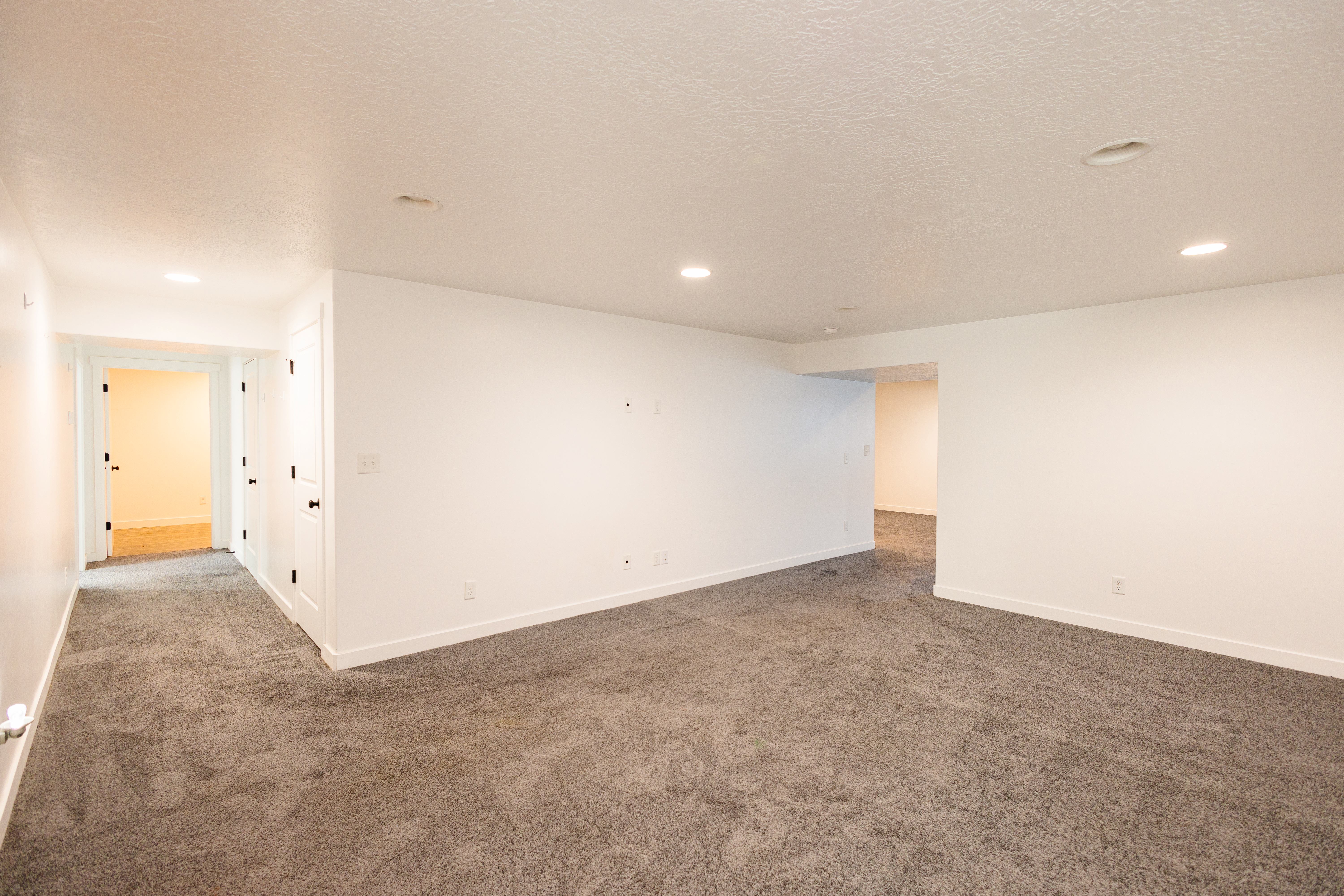 Santaquin, Utah, 84655, United States, 5 Bedrooms Bedrooms, ,5 BathroomsBathrooms,Residential,For Sale,1977423