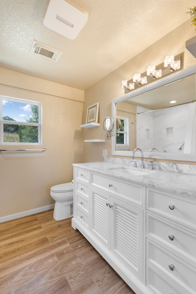 Fredericksburg, Texas, 78624, United States, 3 Bedrooms Bedrooms, ,3 BathroomsBathrooms,Residential,For Sale,1920349