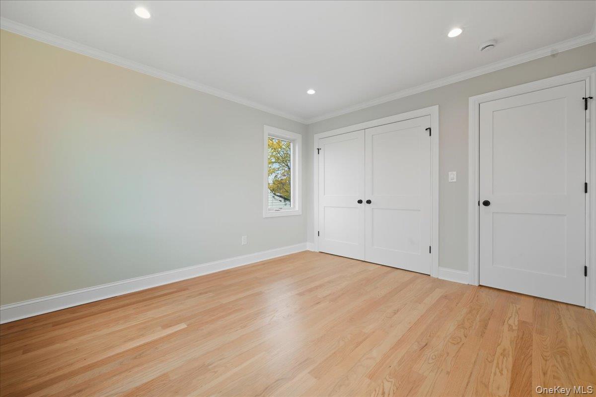 Westbury, New York, 11590, United States, 5 Bedrooms Bedrooms, ,5 BathroomsBathrooms,Residential,For Sale,1991038