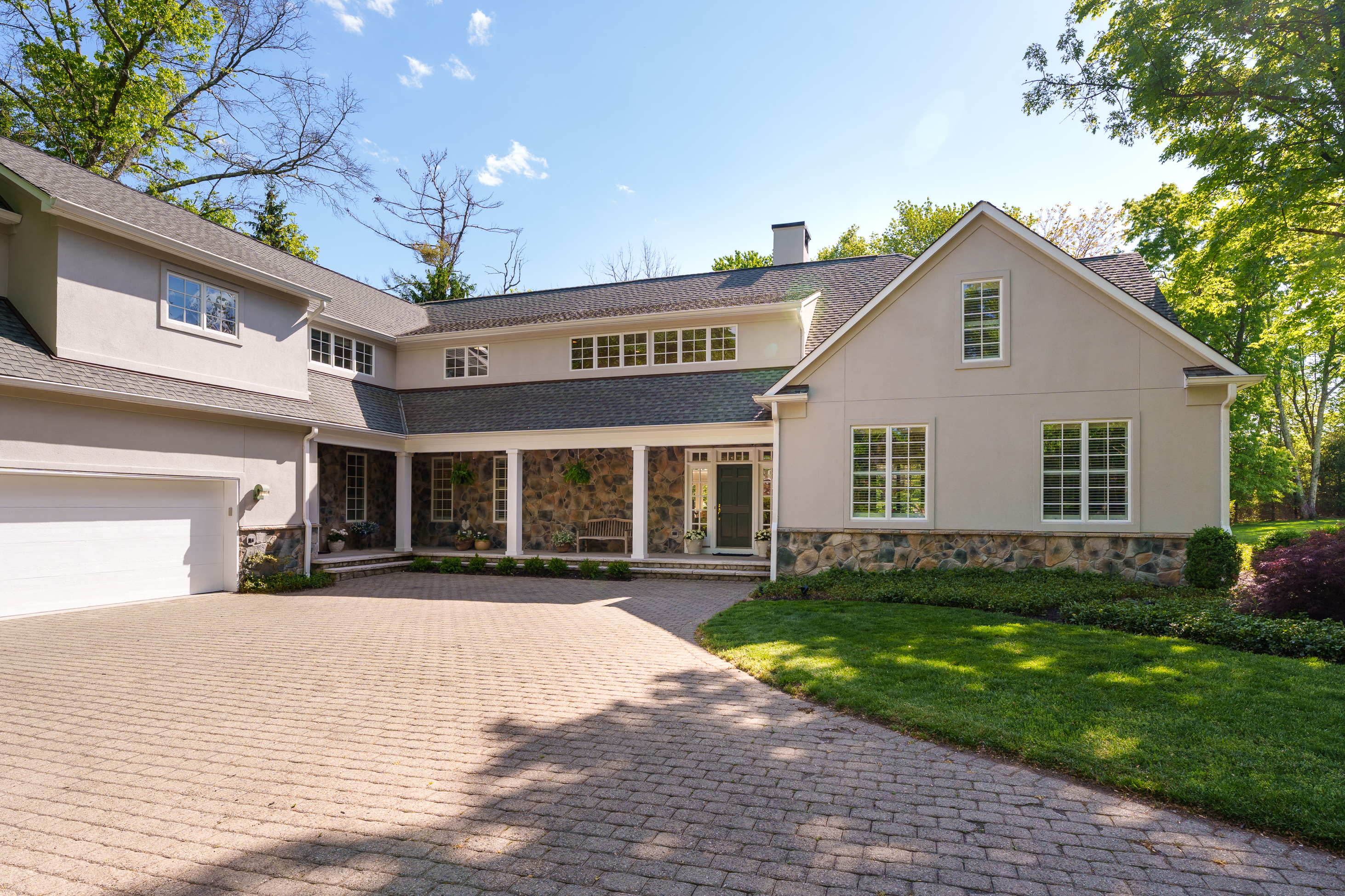  Exceptional Pond View Home with Dual Primary Suites - 物件實景