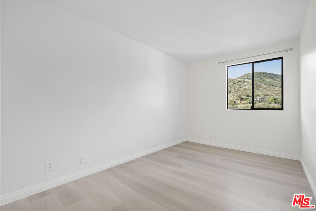 Malibu, California, 90265, United States, 3 Bedrooms Bedrooms, ,2 BathroomsBathrooms,Residential,For Sale,1997351