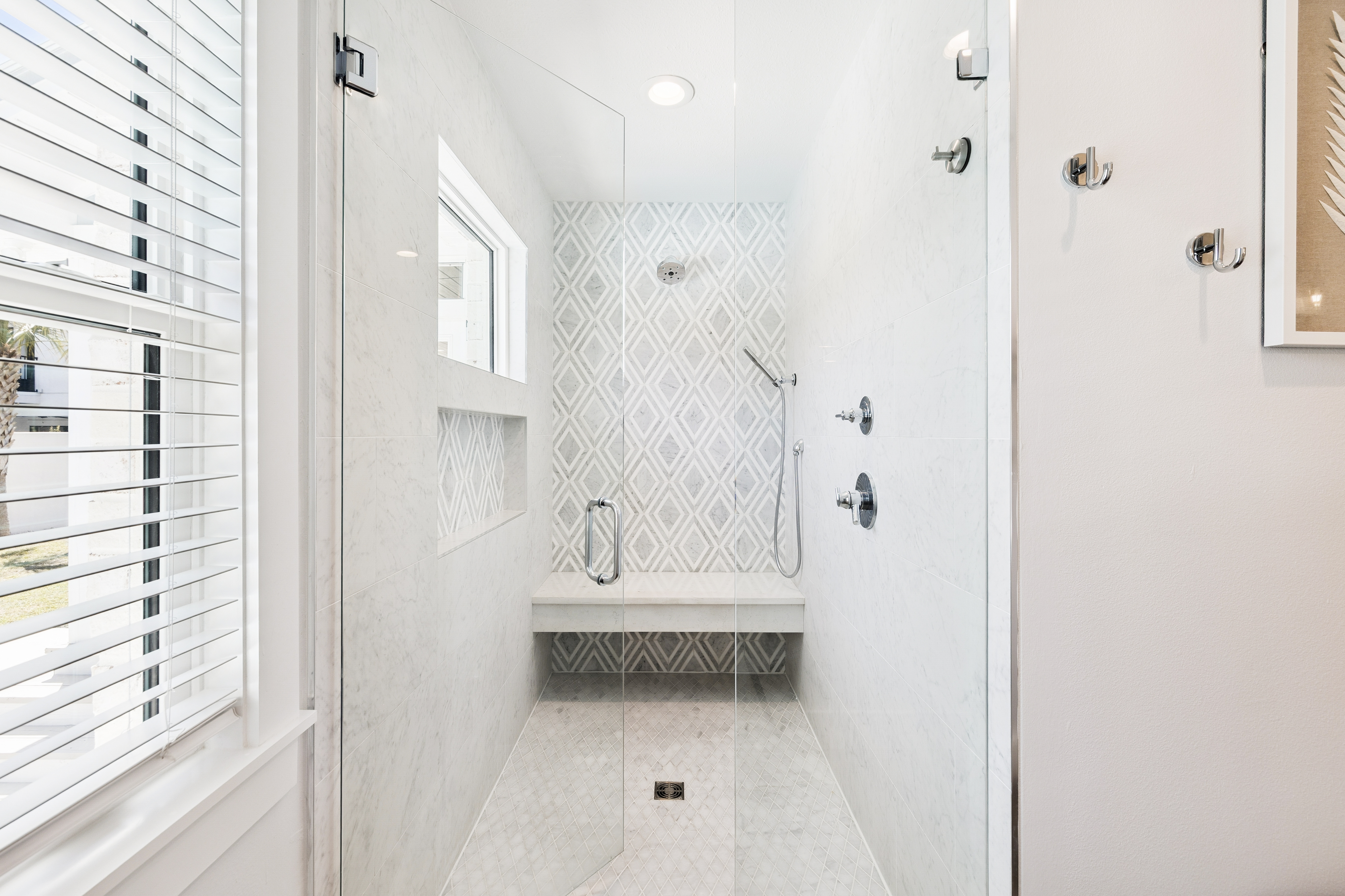  Completely Renovated Home On Half-Acre Lot Near Gulf Place - 物件實景