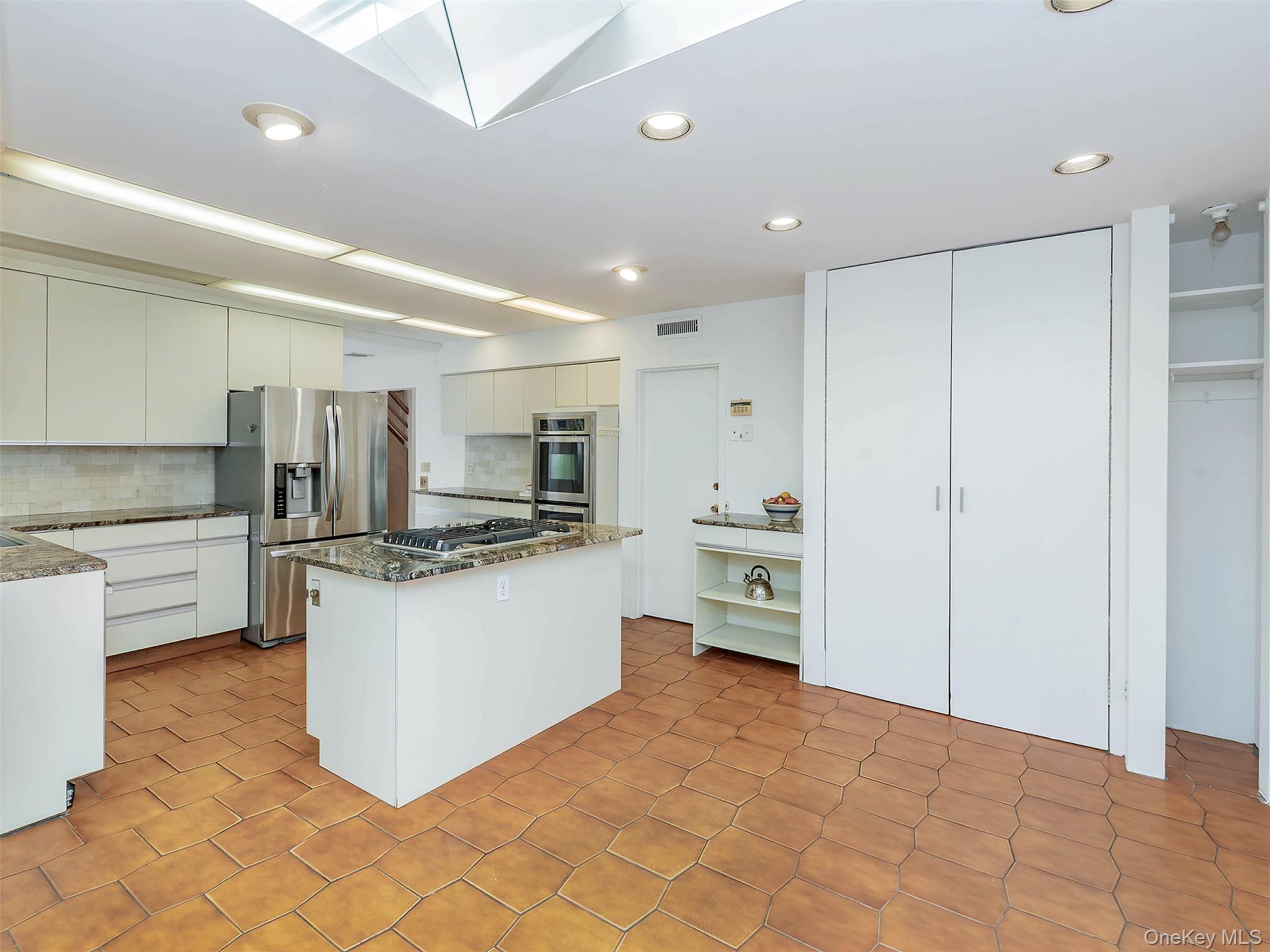  24 Downing Avenue, Sea Cliff, NY, 11579 - 物件實景