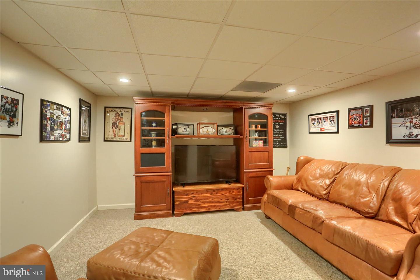 Harrisburg, Pennsylvania, 17111, United States, 4 Bedrooms Bedrooms, ,4 BathroomsBathrooms,Residential,For Sale,1958144