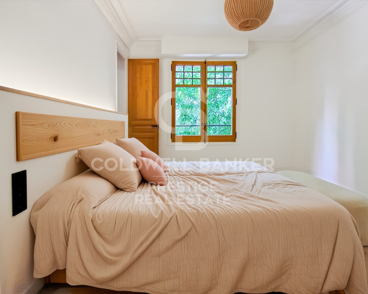 Barcelona, Catalonia, ES, 4 Bedrooms Bedrooms, ,2 BathroomsBathrooms,Residential,For Sale,1708054