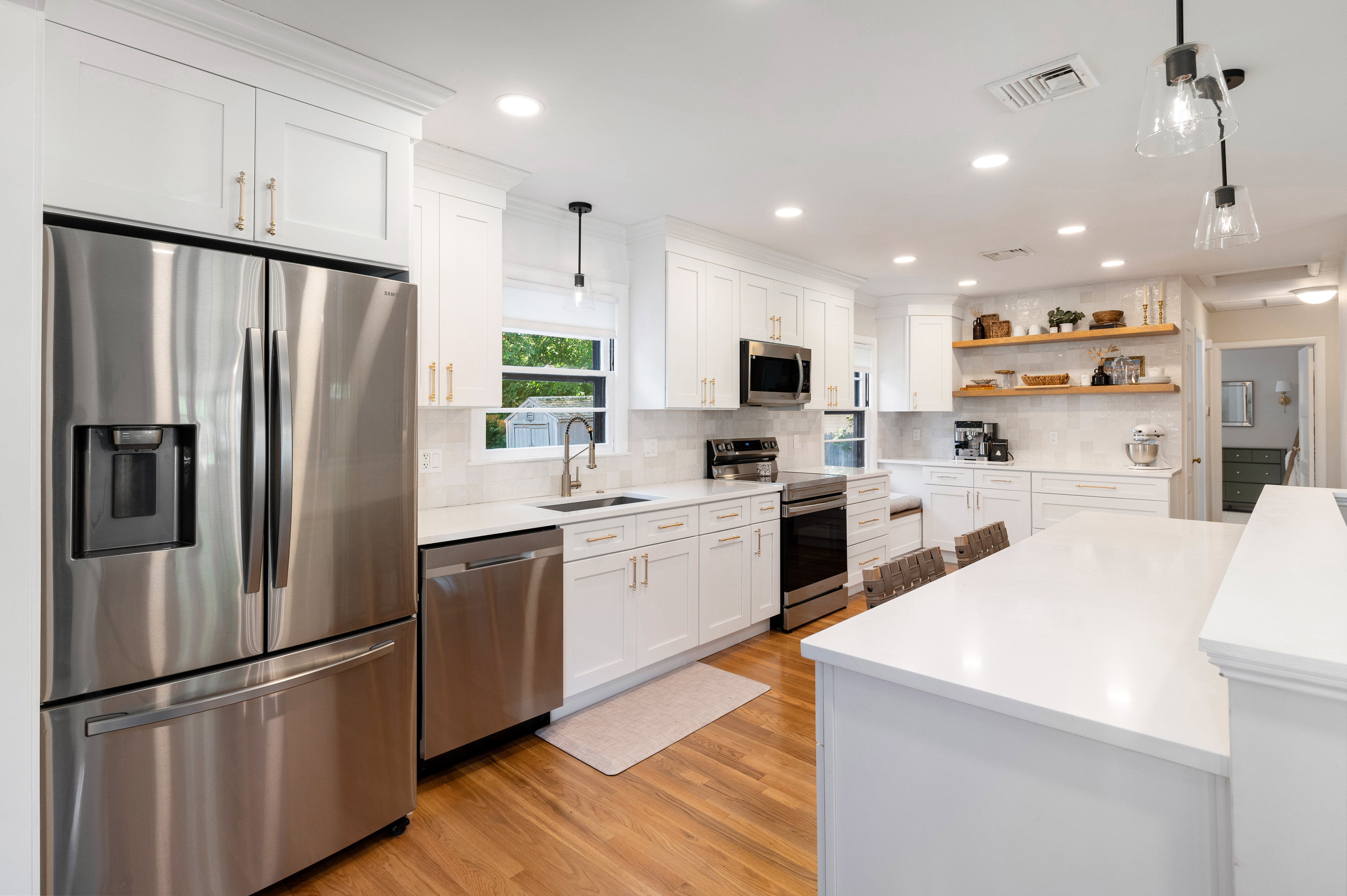  Fully modernized 3-bedroom ranch in a quiet, beautiful neighborhood. - 物件實景