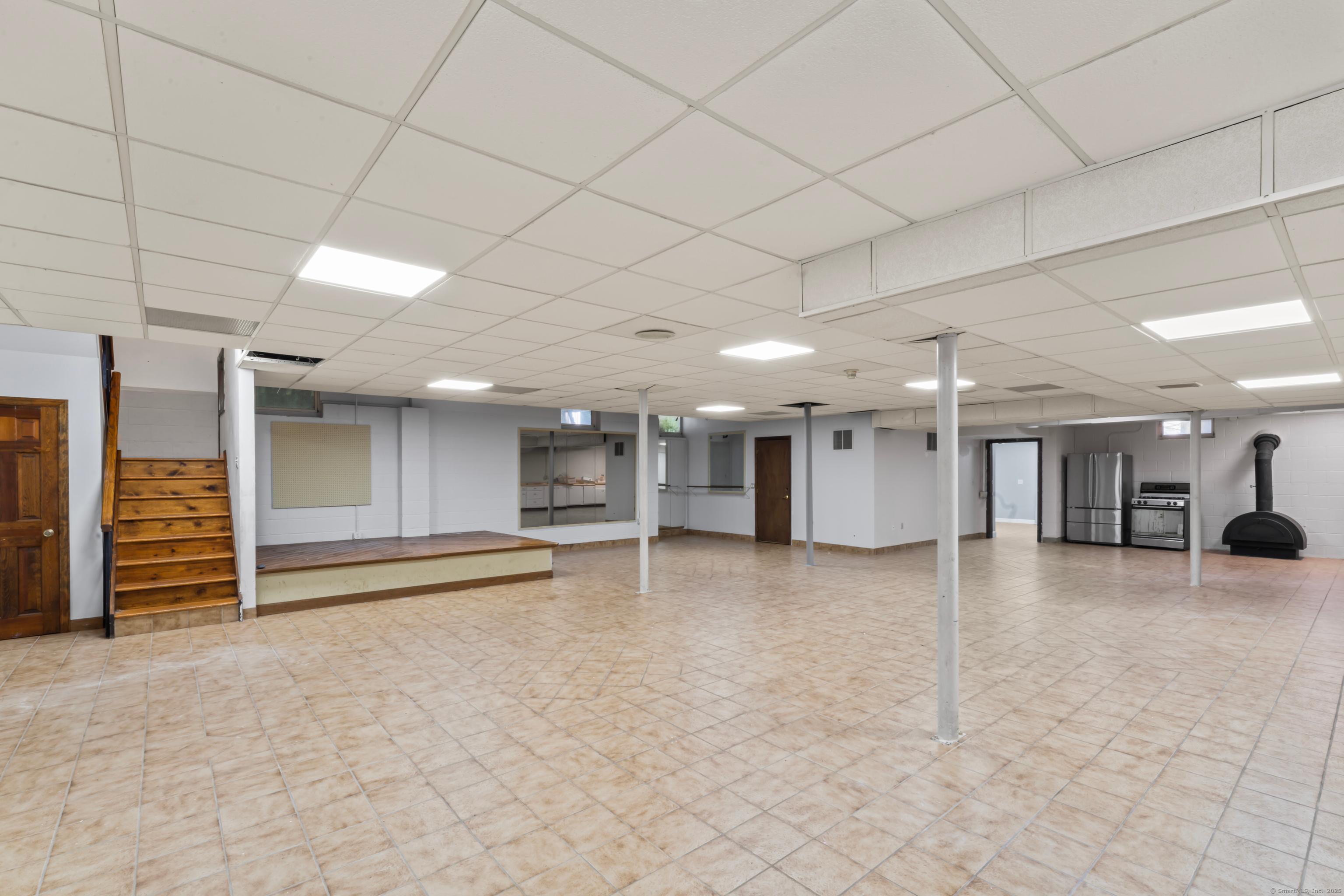 Stamford, Connecticut, 06903, United States, 4 Bedrooms Bedrooms, ,4 BathroomsBathrooms,Residential,For Sale,1987323