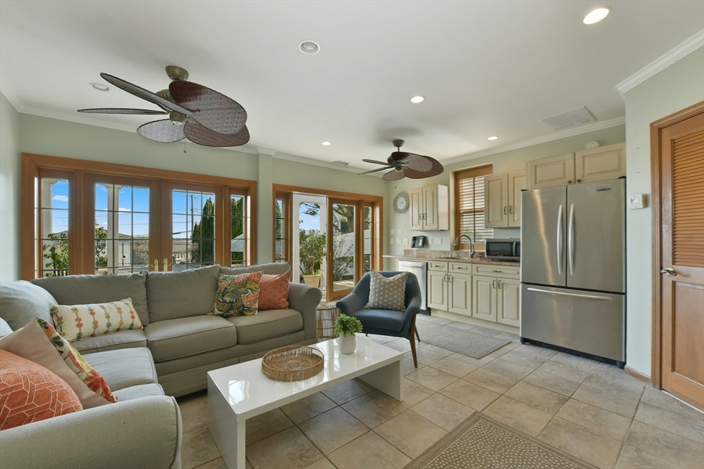 Hull, Massachusetts, 02045, United States, 7 Bedrooms Bedrooms, ,5 BathroomsBathrooms,Residential,For Sale,1794326
