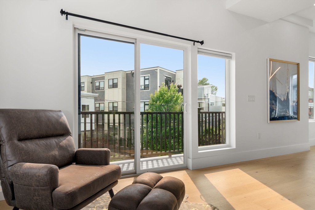 Somerville, Massachusetts, 02145, United States, 5 Bedrooms Bedrooms, ,5 BathroomsBathrooms,Residential,For Sale,1849882