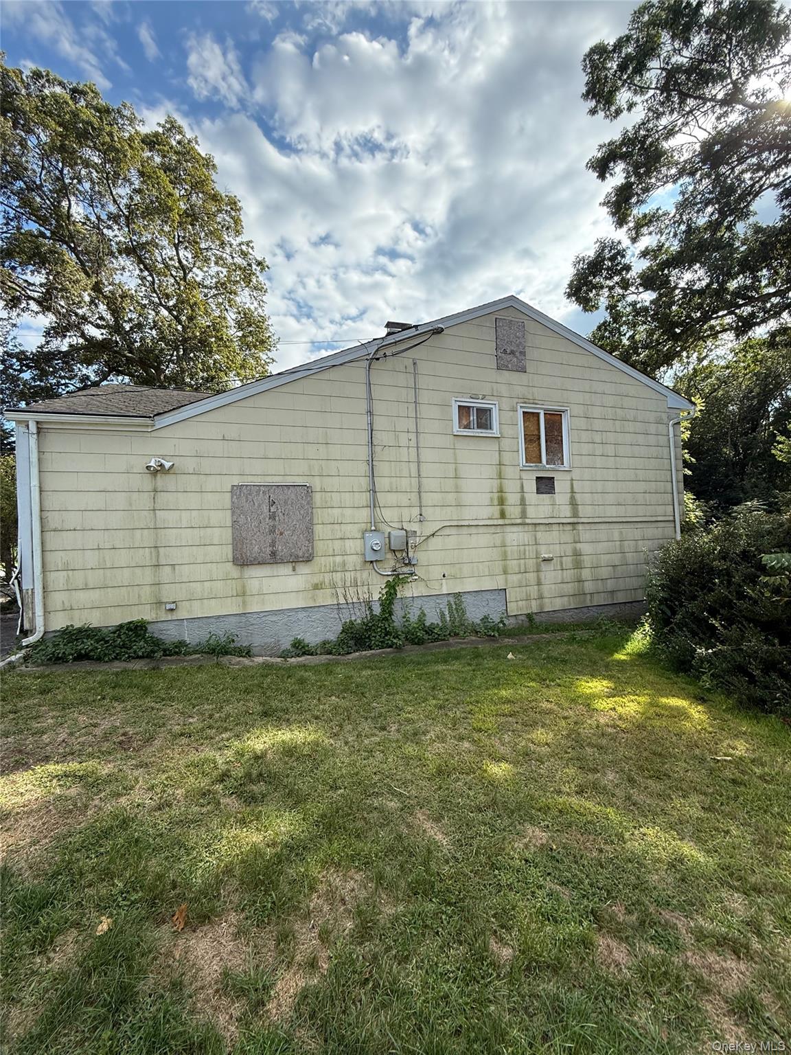 Massapequa Park, New York, 11762, United States, 4 Bedrooms Bedrooms, ,3 BathroomsBathrooms,Residential,For Sale,1949426