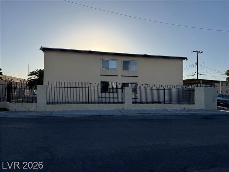 Las Vegas, Nevada, 89101, United States, 2 Bedrooms Bedrooms, ,Residential,For Sale,2040214