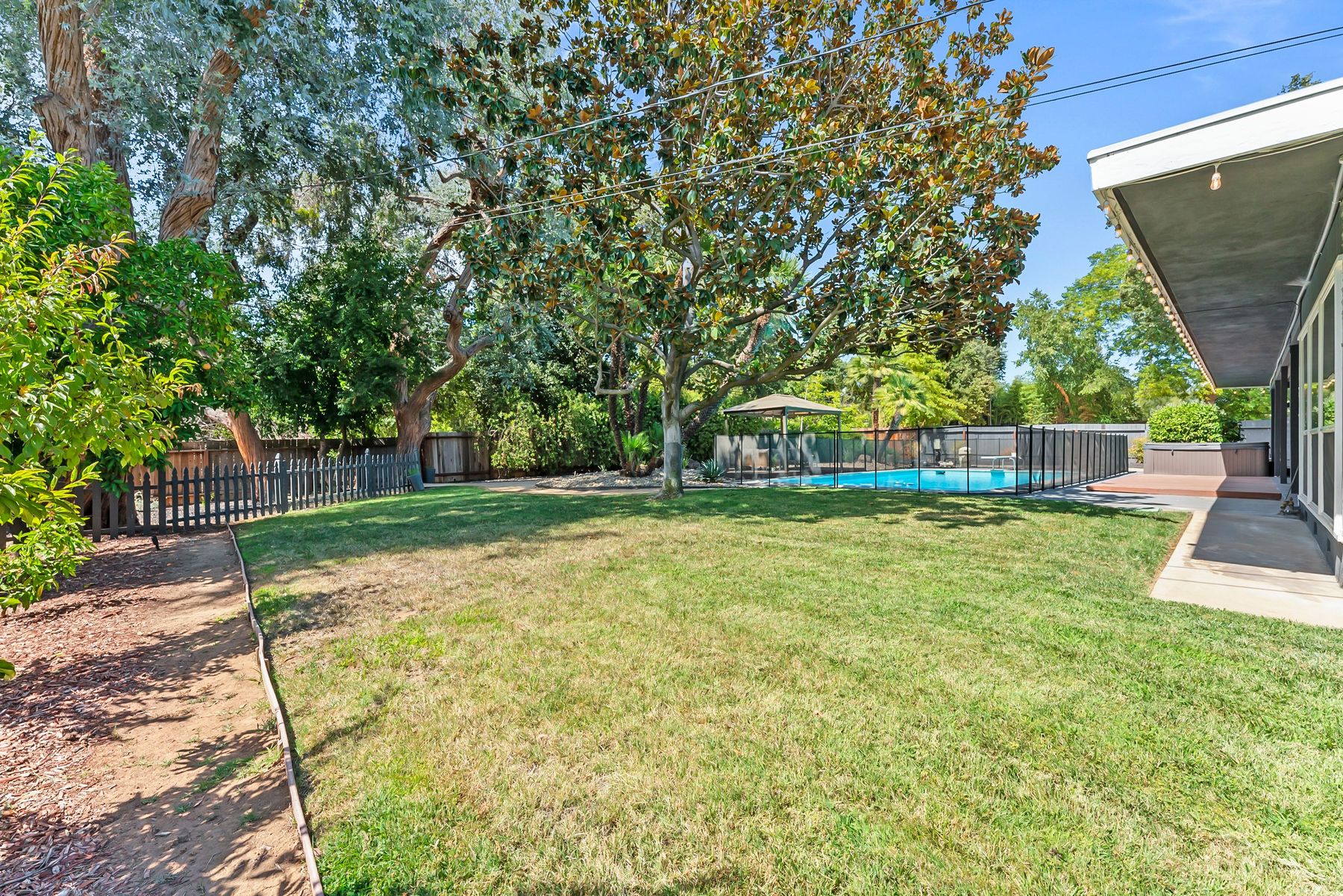  4935 Fair Oaks Boulevard, Carmichael, CA 95608 - 物件實景