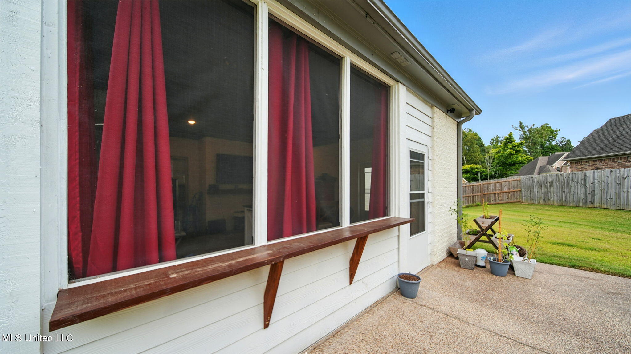 Hernando, Mississippi, 38632, United States, 4 Bedrooms Bedrooms, ,3 BathroomsBathrooms,Residential,For Sale,1978429