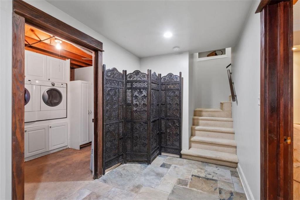 Sandy Springs, Georgia, 30342, United States, 4 Bedrooms Bedrooms, ,3 BathroomsBathrooms,Residential,For Sale,1912192