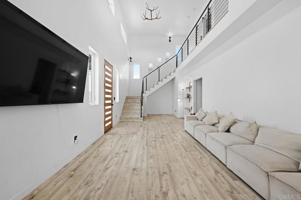 Poway, California, 92064, United States, 4 Bedrooms Bedrooms, ,2 BathroomsBathrooms,Residential,For Sale,1896326