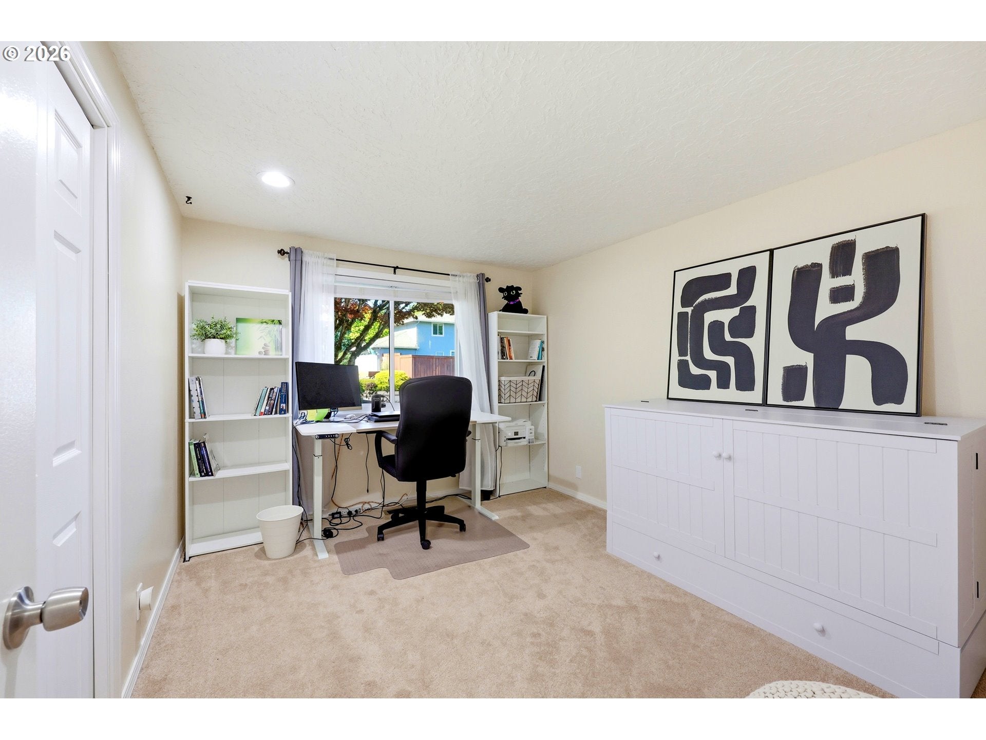 Beaverton, Oregon, 97006, United States, 3 Bedrooms Bedrooms, ,3 BathroomsBathrooms,Residential,For Sale,2043639
