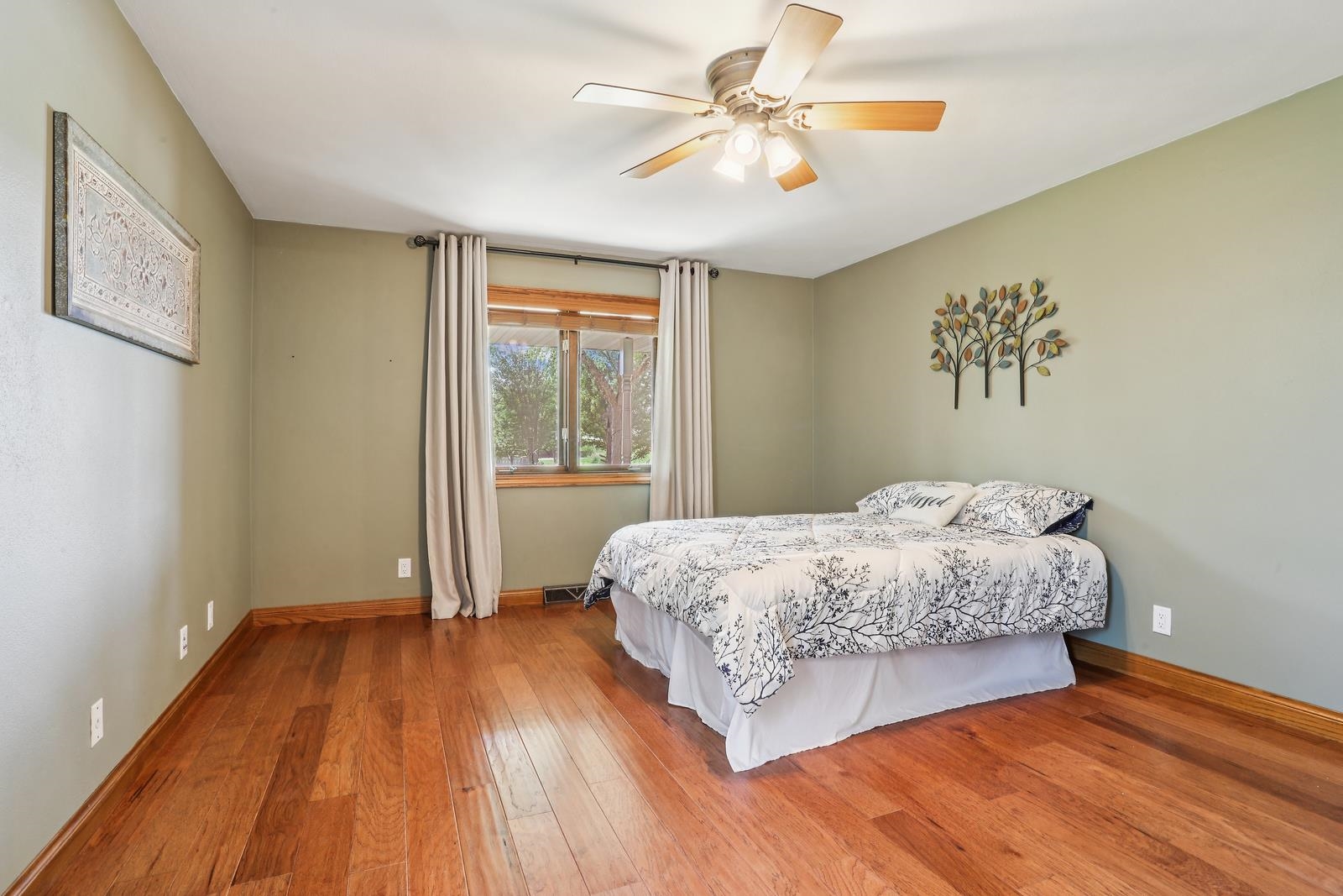 BRILLION, Wisconsin, 54110, United States, 4 Bedrooms Bedrooms, ,4 BathroomsBathrooms,Residential,For Sale,1911186
