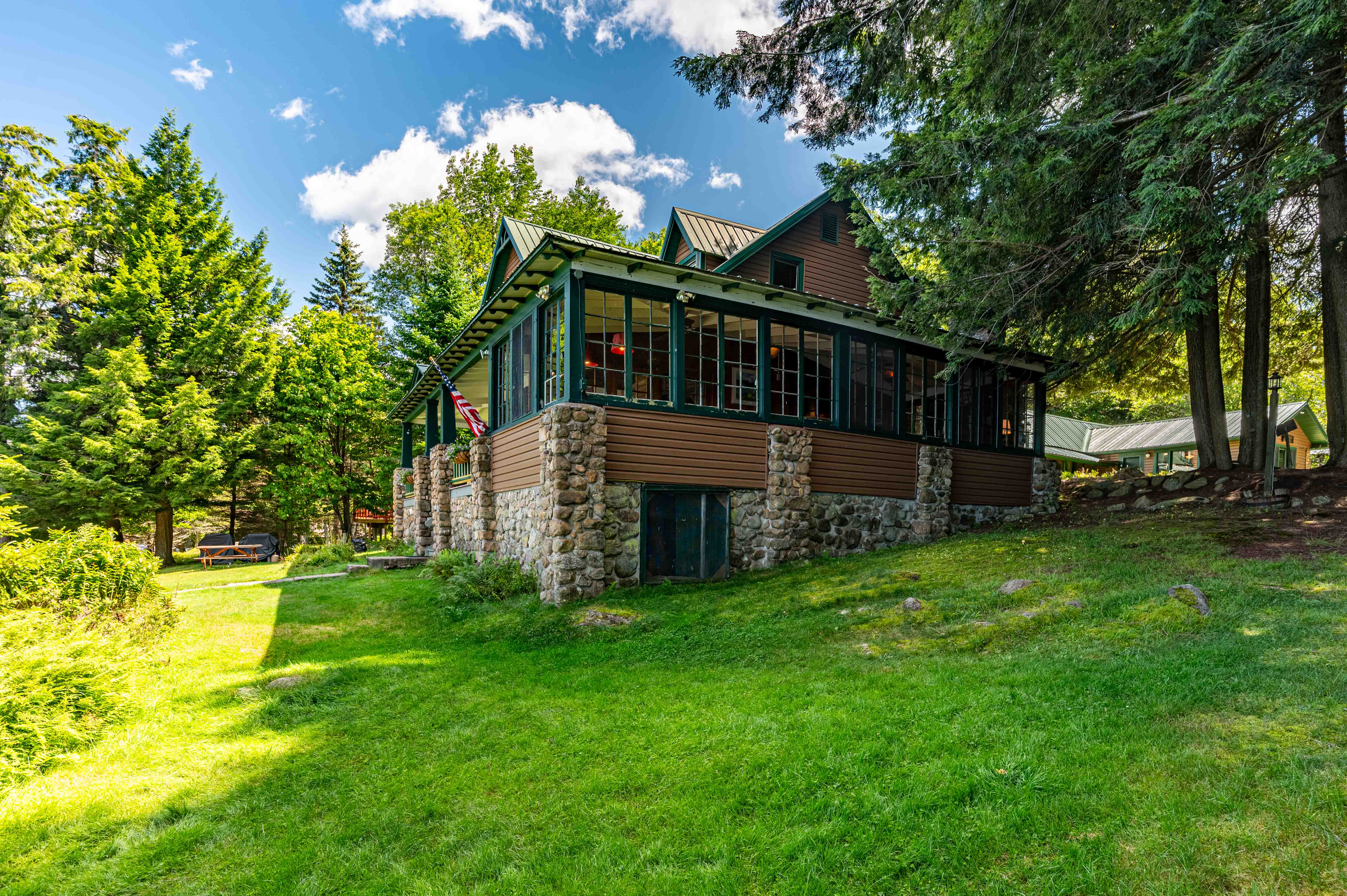  Historic Ramblers Lodge on Fourth Lake - 物件實景