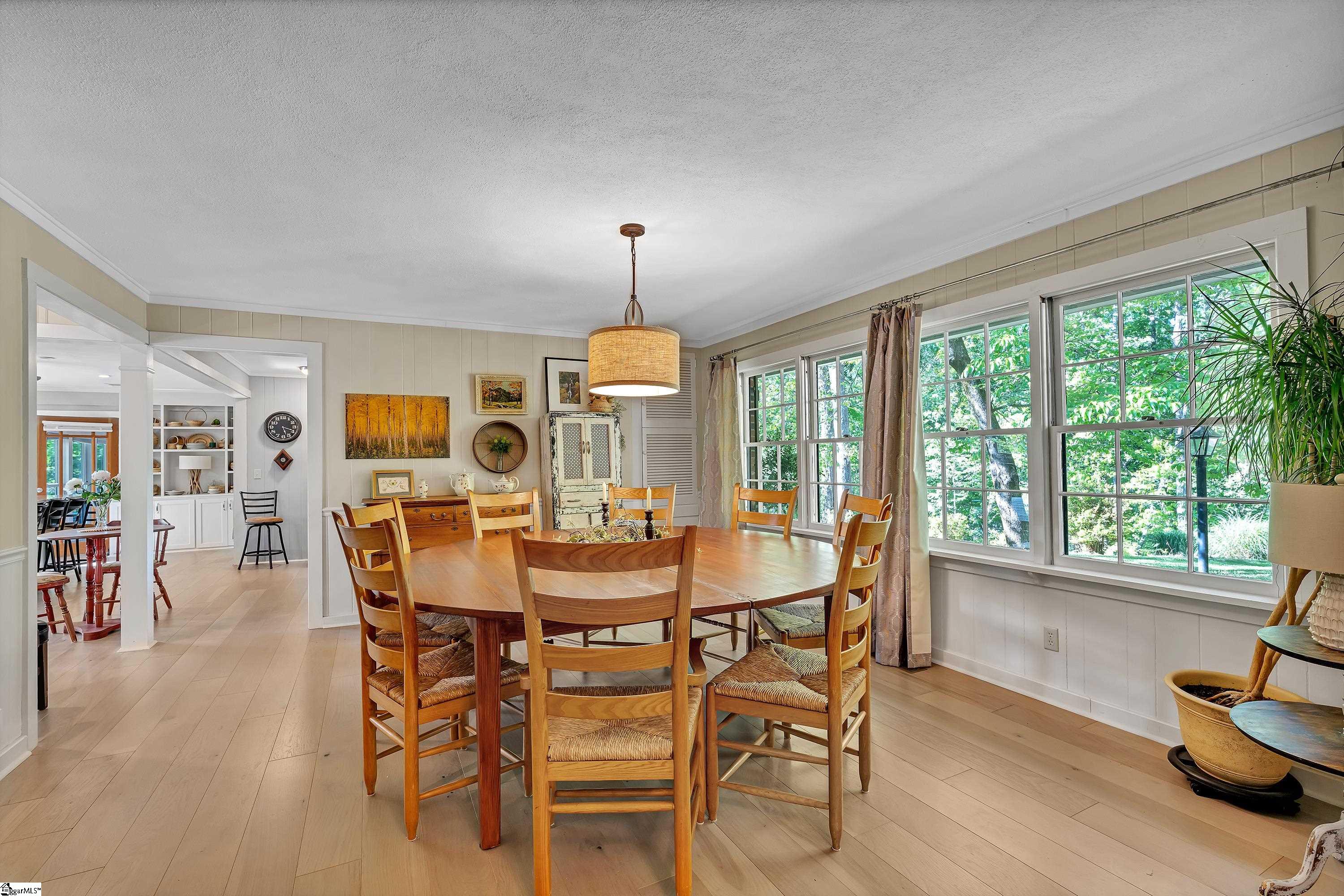 Landrum, South Carolina, 29356, United States, 3 Bedrooms Bedrooms, ,3 BathroomsBathrooms,Residential,For Sale,1948033