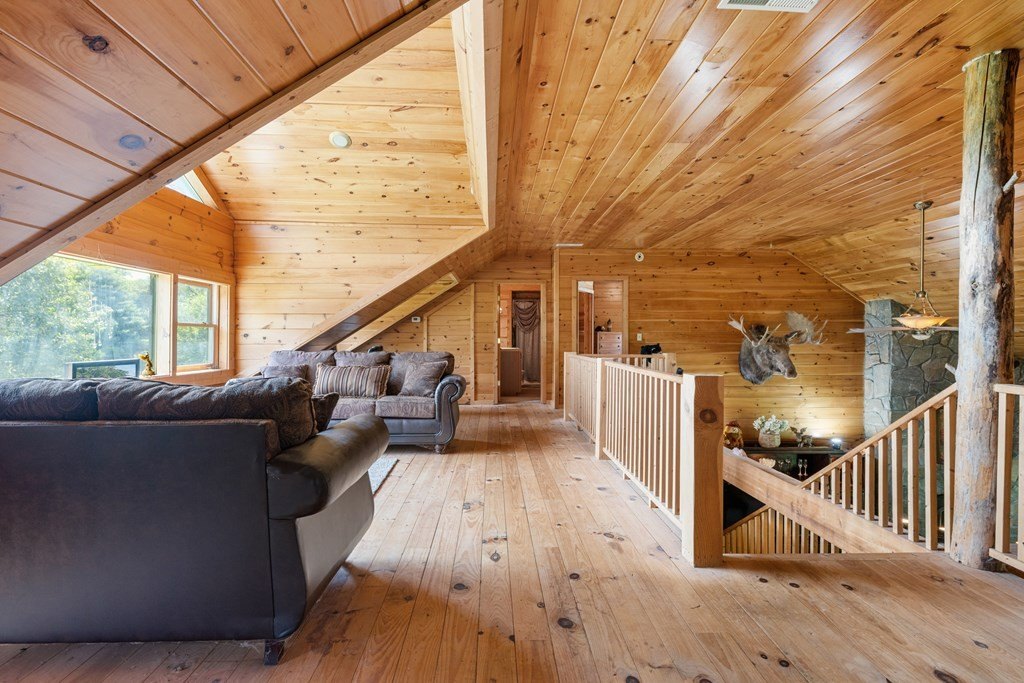 Hayesville, North Carolina, 28904, United States, 3 Bedrooms Bedrooms, ,4 BathroomsBathrooms,Residential,For Sale,1909515