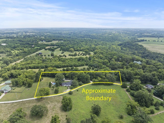 Versailles, Kentucky, 40383, United States, 4 Bedrooms Bedrooms, ,Residential,For Sale,1900700