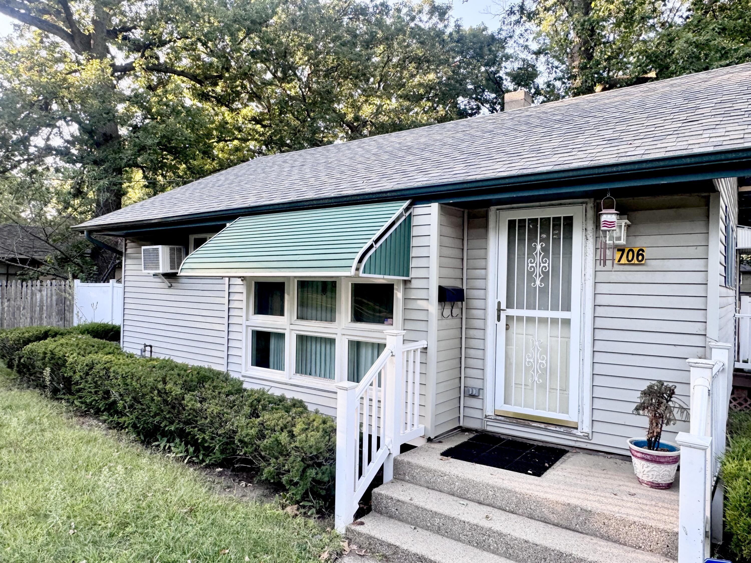 Hobart St, Michigan City, IN 46360 #1