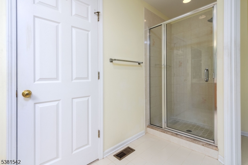 Far Hills Boro, New Jersey, 07931, United States, 2 Bedrooms Bedrooms, ,3 BathroomsBathrooms,Residential,For Sale,1934614