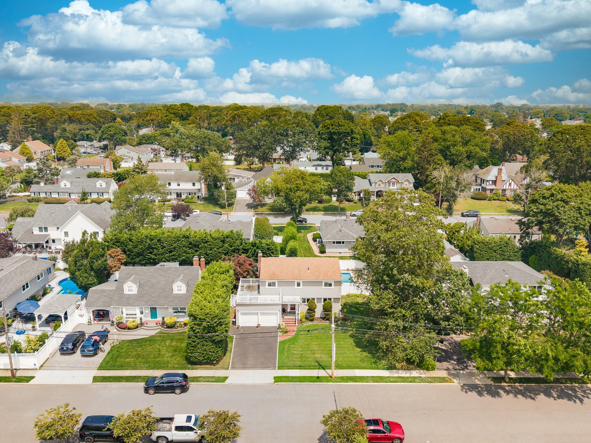 Massapequa, New York, 11758, United States, 4 Bedrooms Bedrooms, ,2 BathroomsBathrooms,Residential,For Sale,1904411