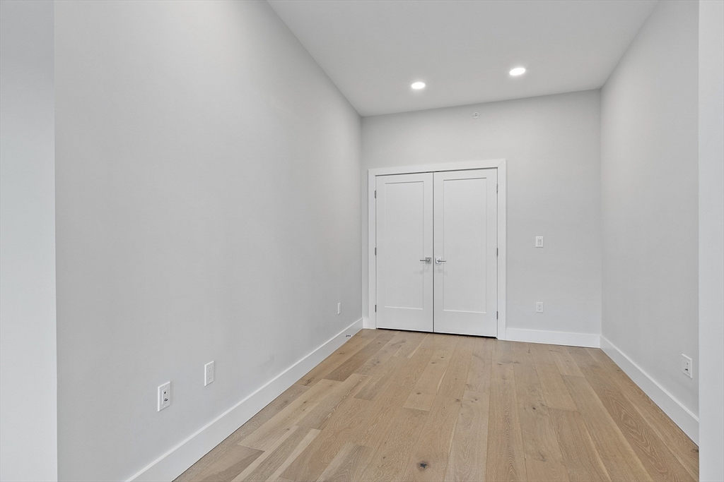 Somerville, Massachusetts, 02143, United States, 2 Bedrooms Bedrooms, ,2 BathroomsBathrooms,Residential,For Sale,1737786