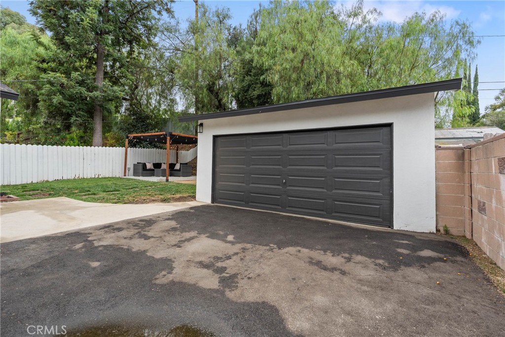Woodland Hills, California, 91364, United States, 3 Bedrooms Bedrooms, ,2 BathroomsBathrooms,Residential,For Sale,1902441