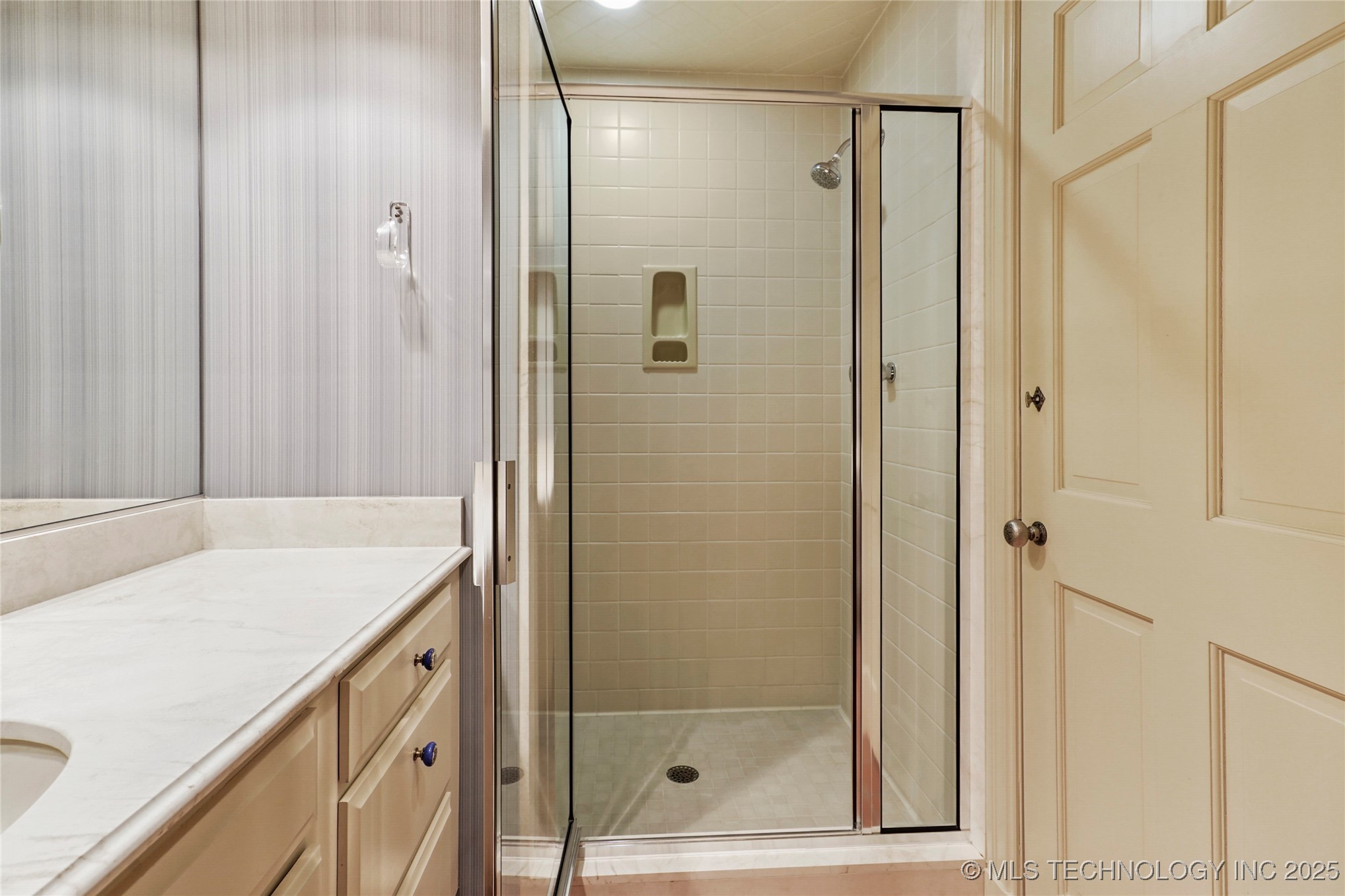 Tulsa, Oklahoma, 74135, United States, 3 Bedrooms Bedrooms, ,4 BathroomsBathrooms,Residential,For Sale,1902130