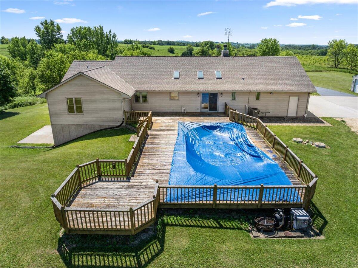 Hubbard, Wisconsin, 53035, United States, 4 Bedrooms Bedrooms, ,4 BathroomsBathrooms,Residential,For Sale,1885428