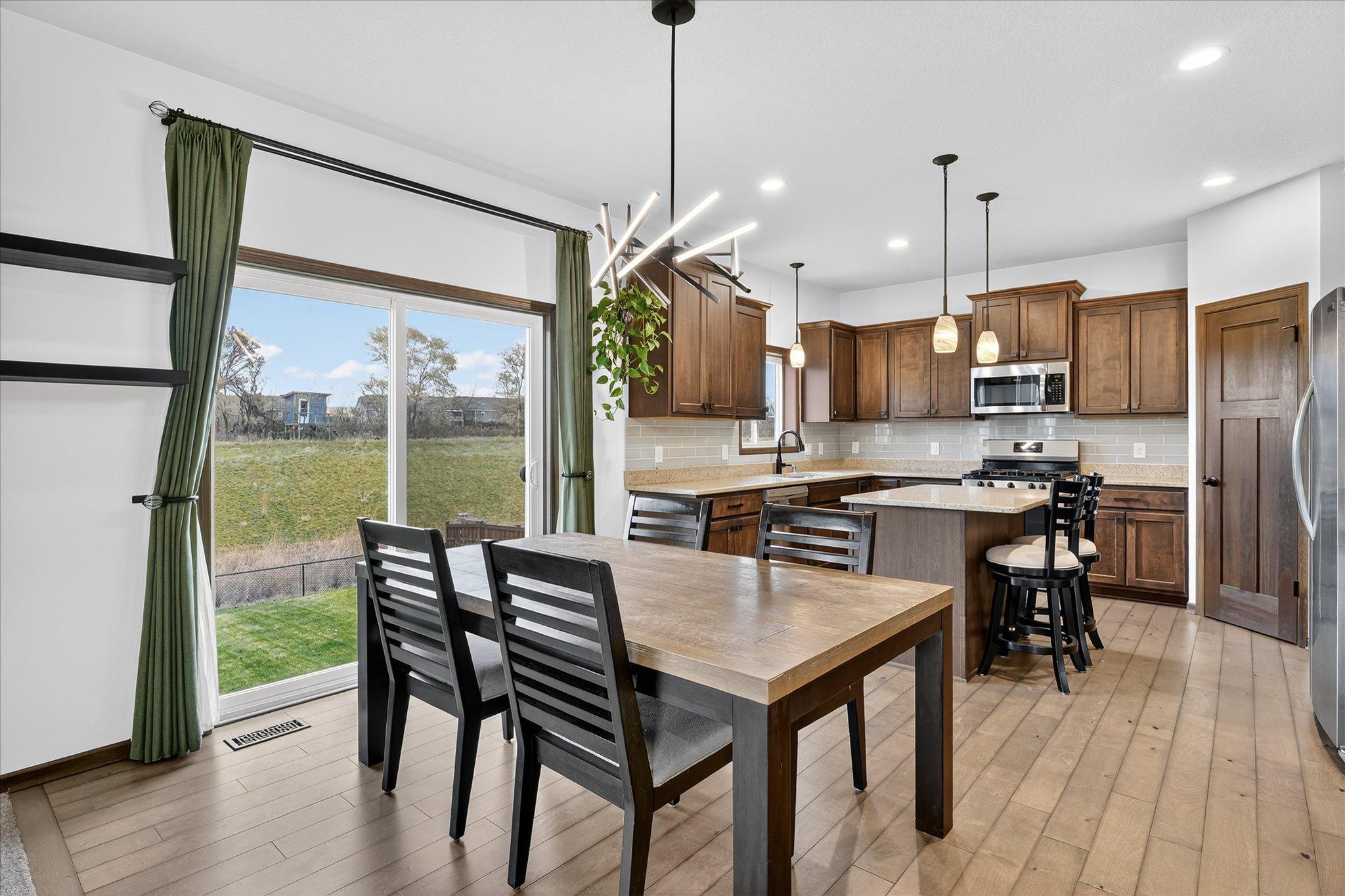 Rosemount, Minnesota, 55068, United States, 5 Bedrooms Bedrooms, ,3 BathroomsBathrooms,Residential,For Sale,1993555