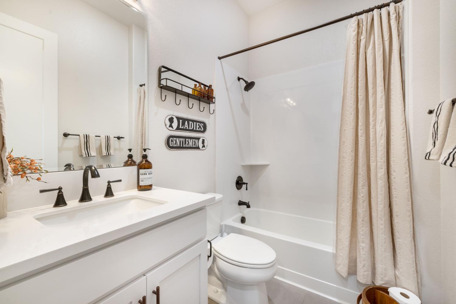 Roseville, California, 95747, United States, 3 Bedrooms Bedrooms, ,2 BathroomsBathrooms,Residential,For Sale,2002190