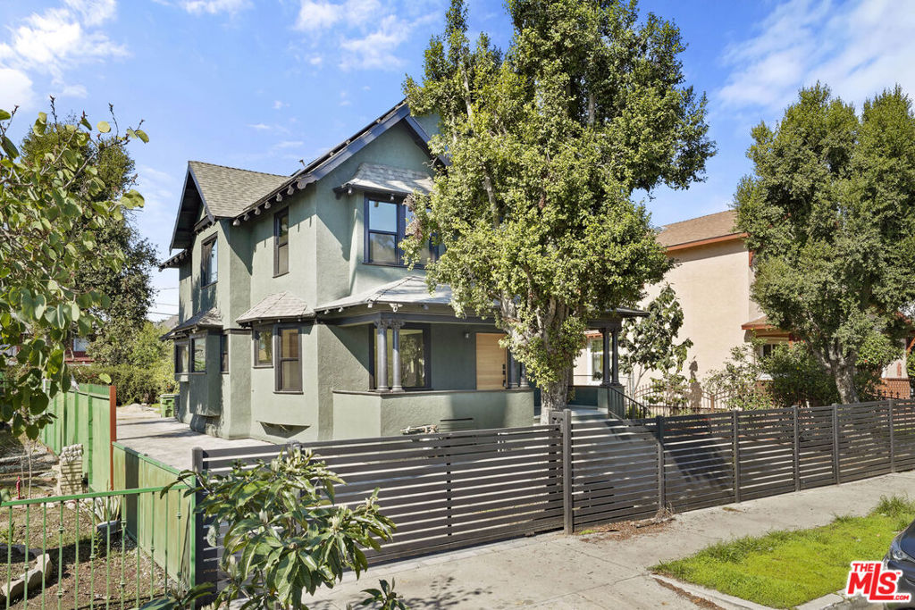 Los Angeles, California, 90007, United States, 5 Bedrooms Bedrooms, ,3 BathroomsBathrooms,Residential,For Sale,1843500