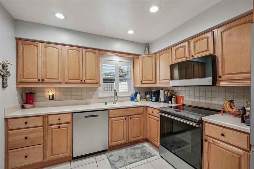 Largo, Florida, 33770, United States, 4 Bedrooms Bedrooms, ,2 BathroomsBathrooms,Residential,For Sale,1963709