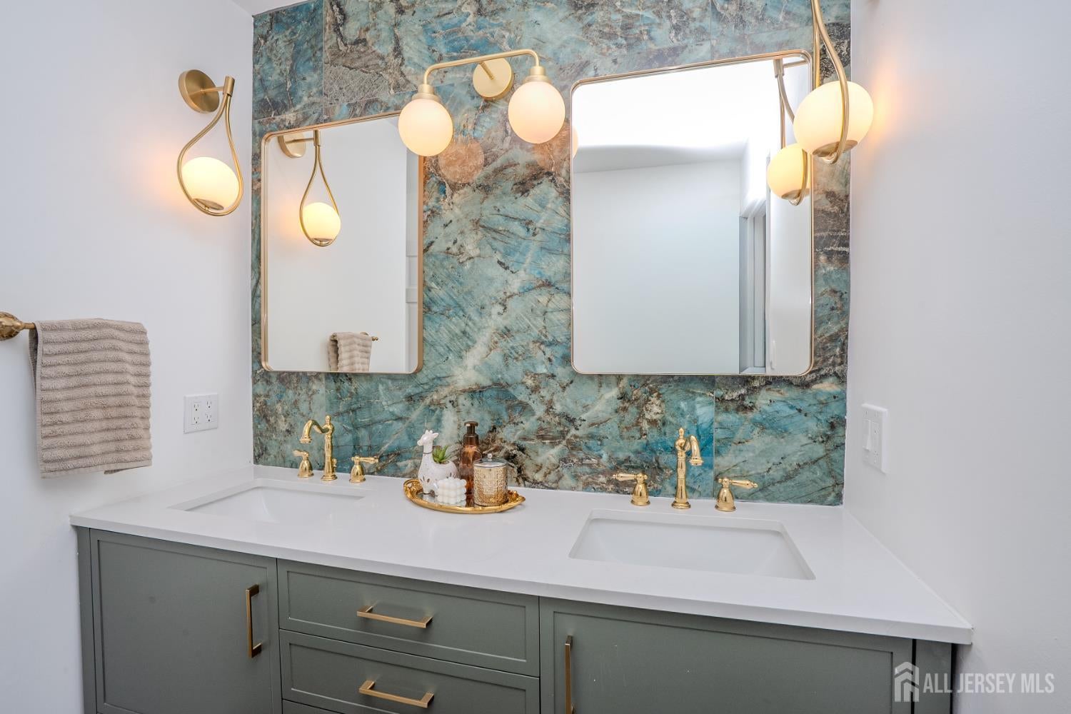 North Brunswick, New Jersey, 08902, United States, 5 Bedrooms Bedrooms, ,3 BathroomsBathrooms,Residential,For Sale,2002843