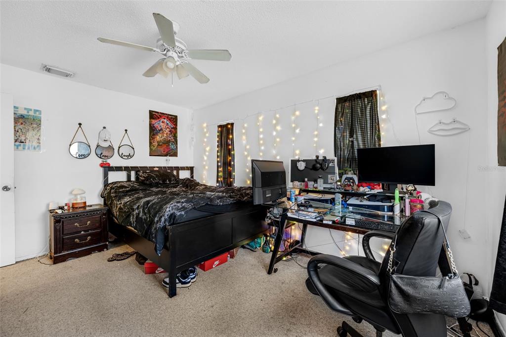 Orlando, Florida, 32825, United States, 4 Bedrooms Bedrooms, ,Residential,For Sale,1957185