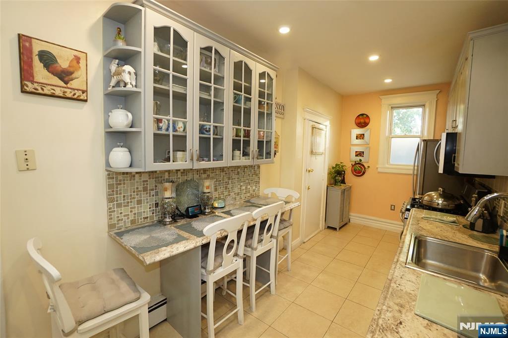 Cliffside Park, New Jersey, 07010, United States, 3 Bedrooms Bedrooms, ,2 BathroomsBathrooms,Residential,For Sale,1992851