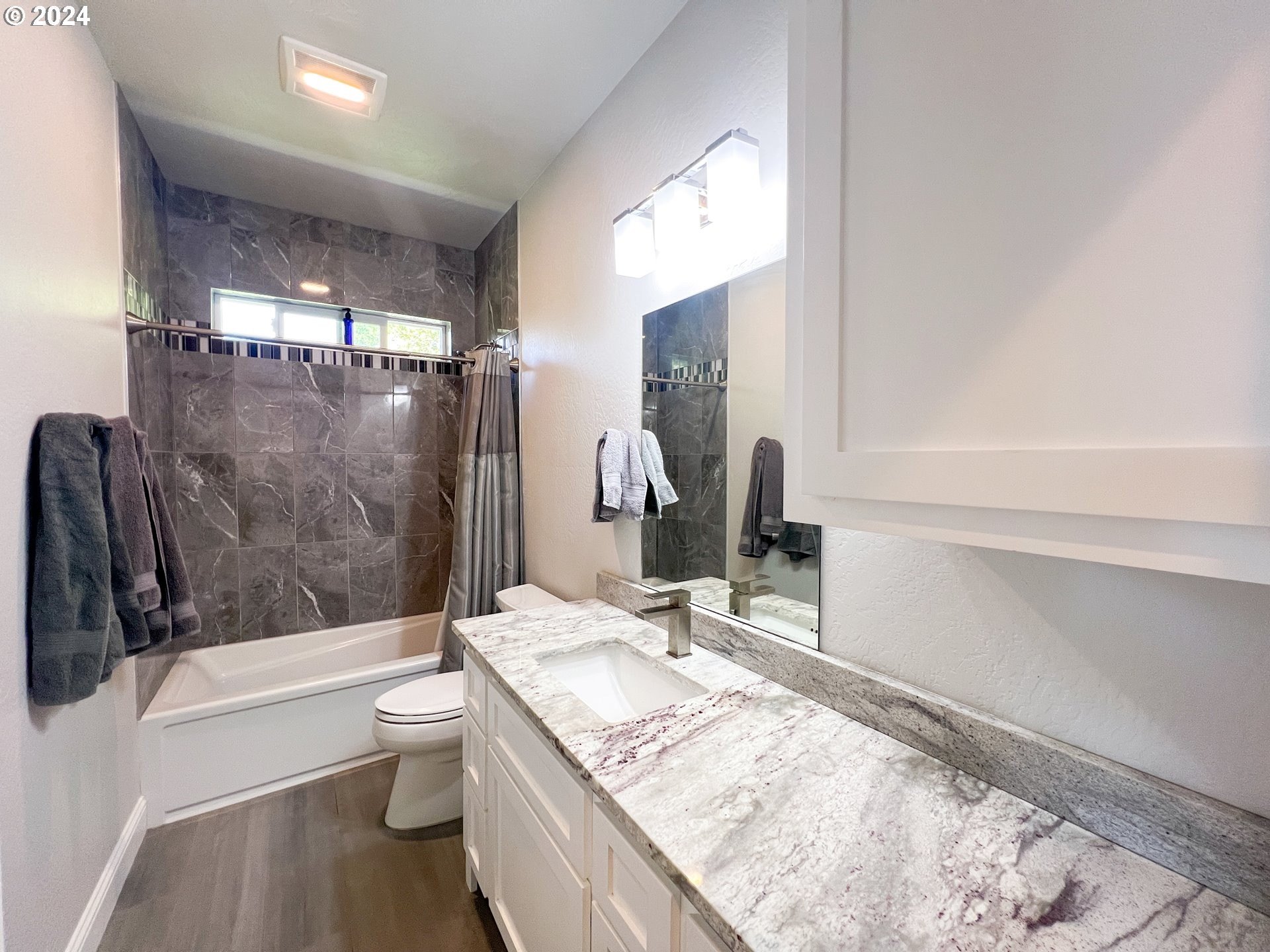 Brookings, Oregon, 97415, United States, 3 Bedrooms Bedrooms, ,3 BathroomsBathrooms,Residential,For Sale,1935245