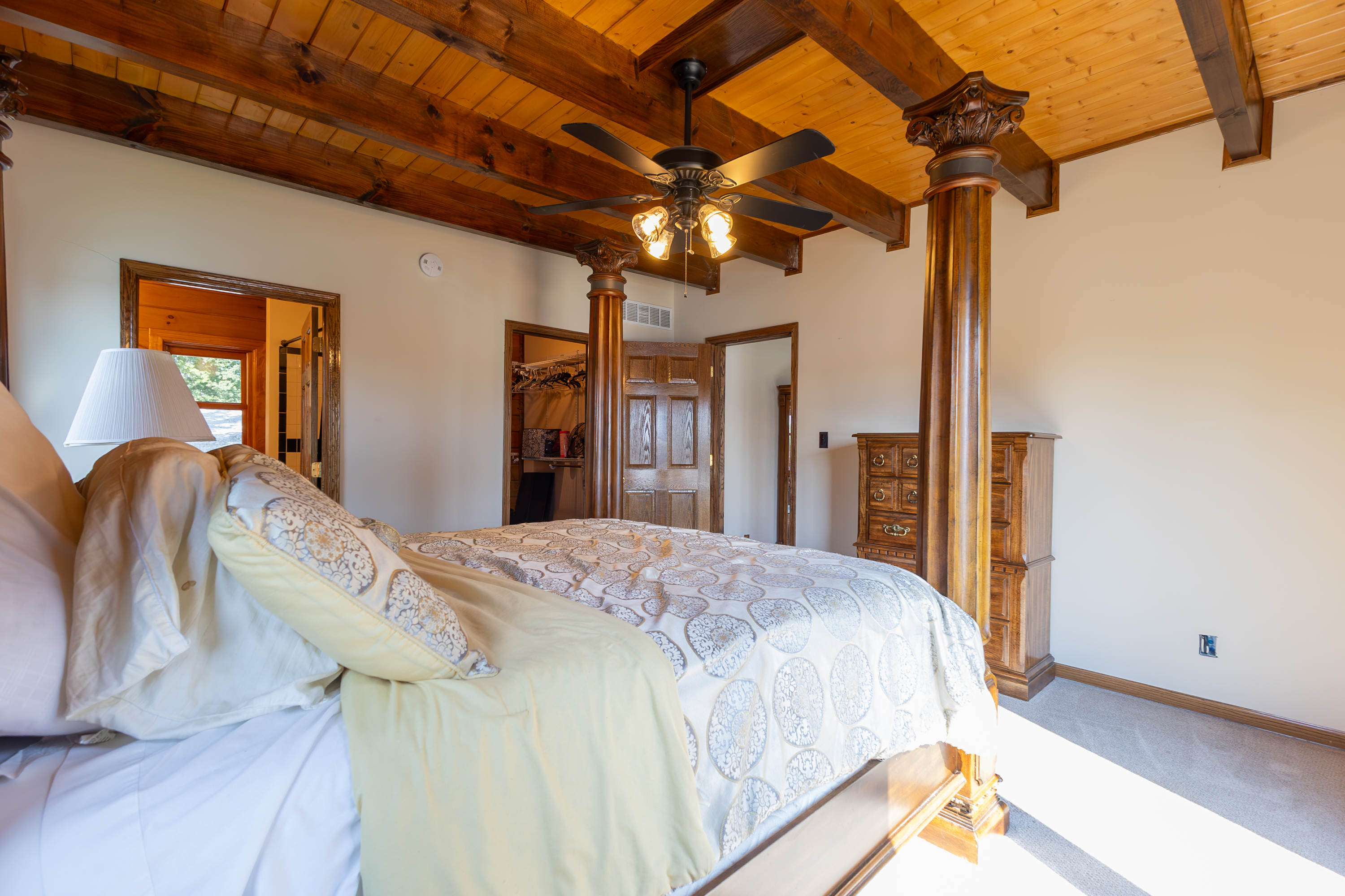 Keytesville, Missouri, 65261, United States, 4 Bedrooms Bedrooms, ,Residential,For Sale,1910439