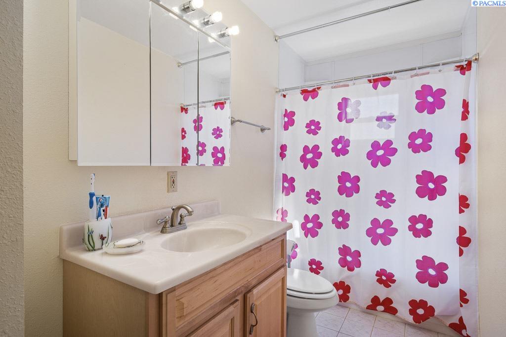Pullman, Washington, 99163, United States, 4 Bedrooms Bedrooms, ,3 BathroomsBathrooms,Residential,For Sale,1777658