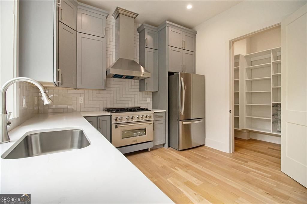Atlanta, Georgia, 30342, United States, 6 Bedrooms Bedrooms, ,8 BathroomsBathrooms,Residential,For Sale,1858918