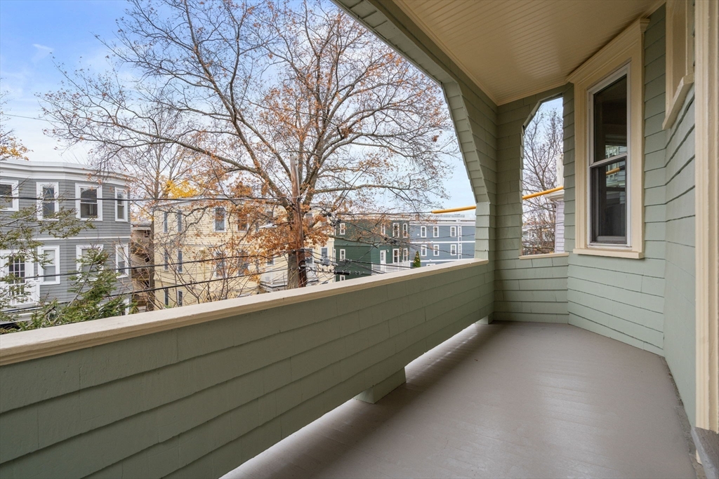 Cambridge, Massachusetts, 02140, United States, 2 Bedrooms Bedrooms, ,1 BathroomBathrooms,Residential,For Sale,1996055