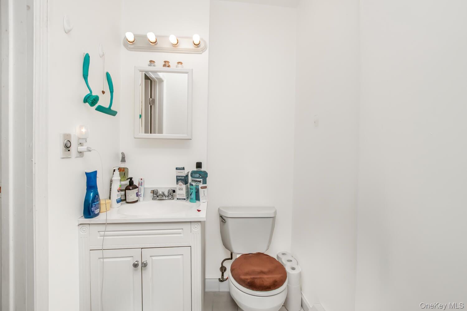 Yonkers, New York, 10701, United States, 3 Bedrooms Bedrooms, ,2 BathroomsBathrooms,Residential,For Sale,2000981