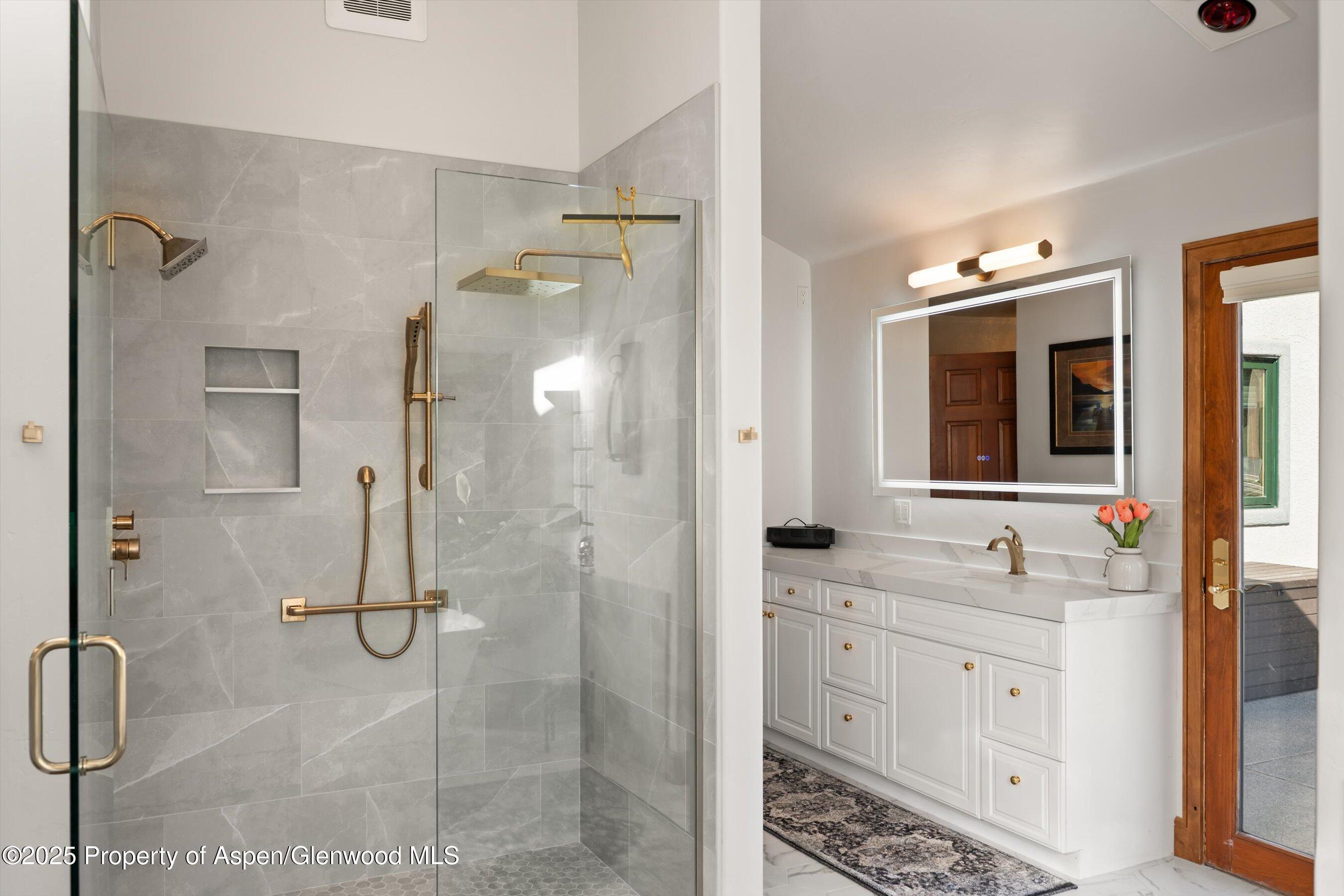 Glenwood Springs, Colorado, 81601, United States, 4 Bedrooms Bedrooms, ,5 BathroomsBathrooms,Residential,For Sale,1804908