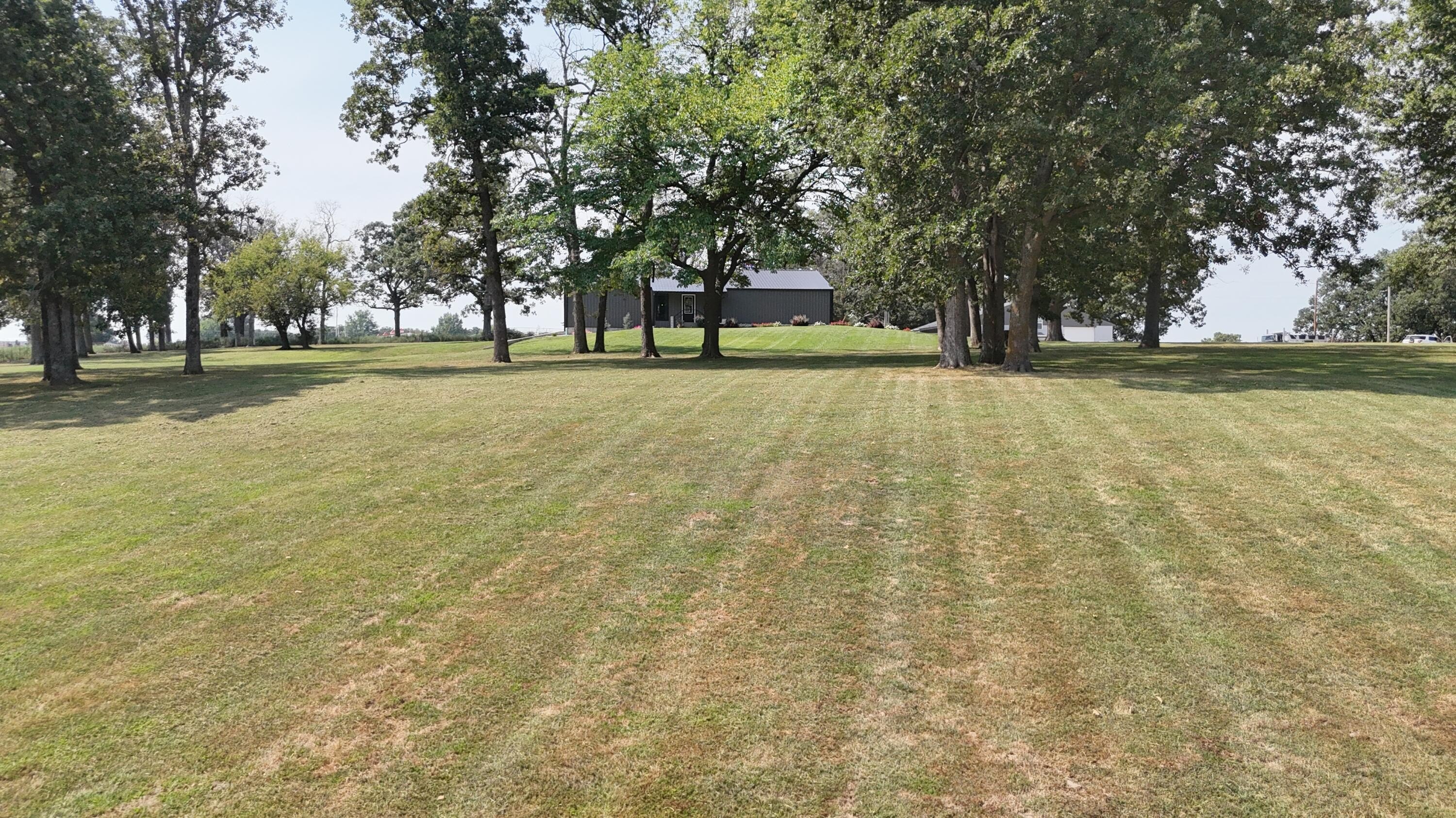 Bolivar, Missouri, 65613, United States, 2 Bedrooms Bedrooms, ,3 BathroomsBathrooms,Residential,For Sale,1975211